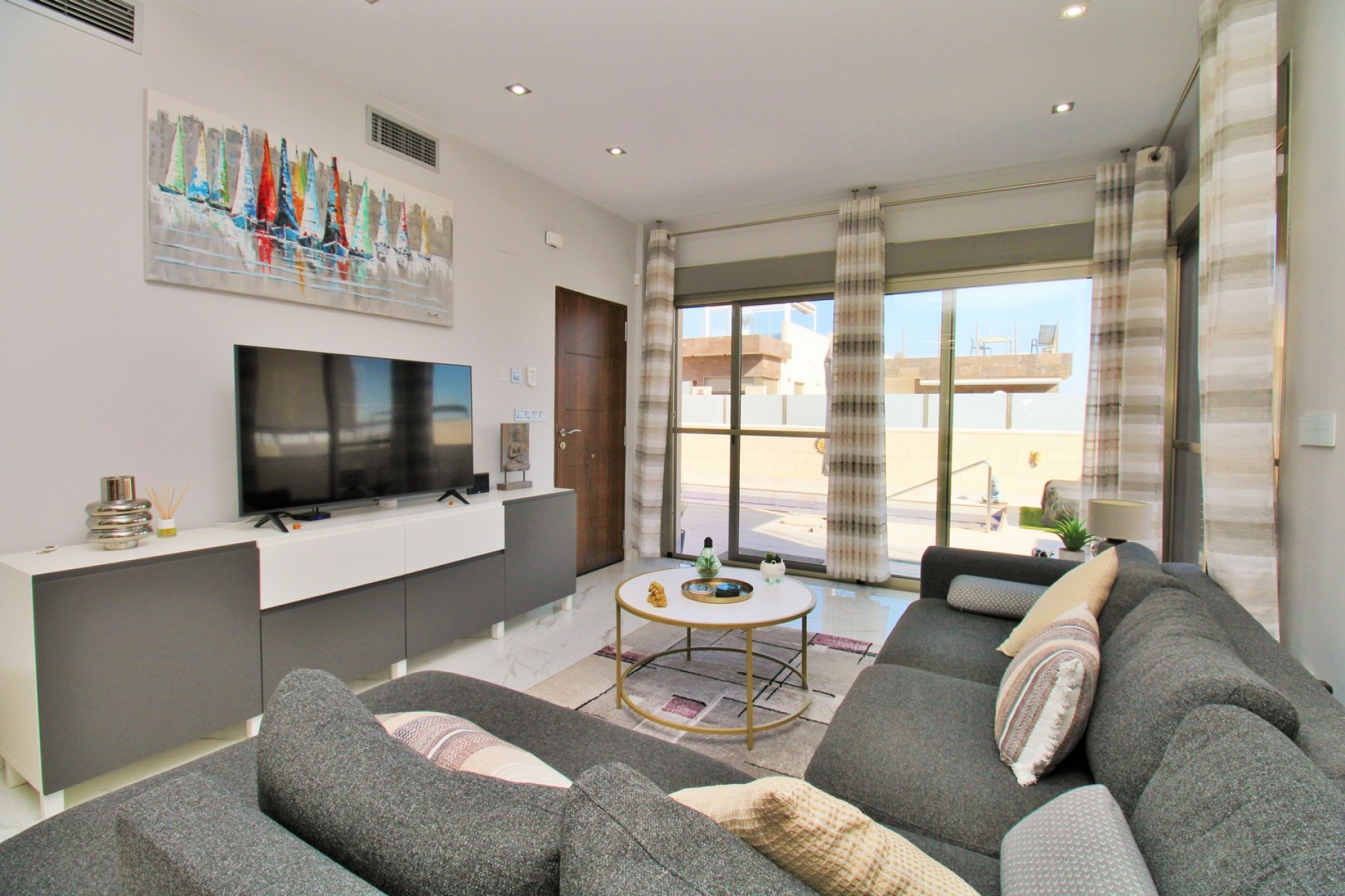 Wiederverkauf - Villa -
Villamartín - Villamartin