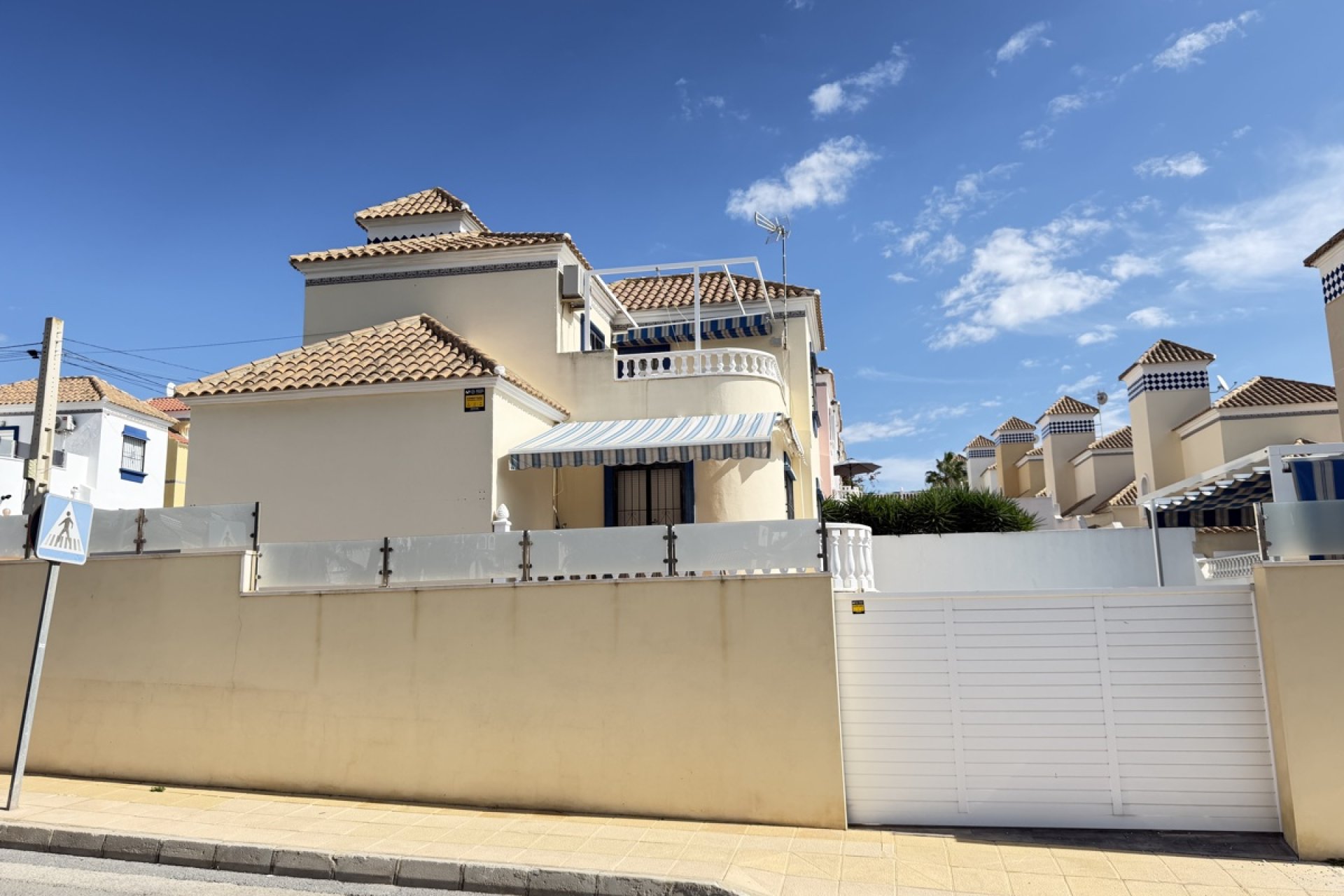 Wiederverkauf - Villa -
Villamartín - Villamartin
