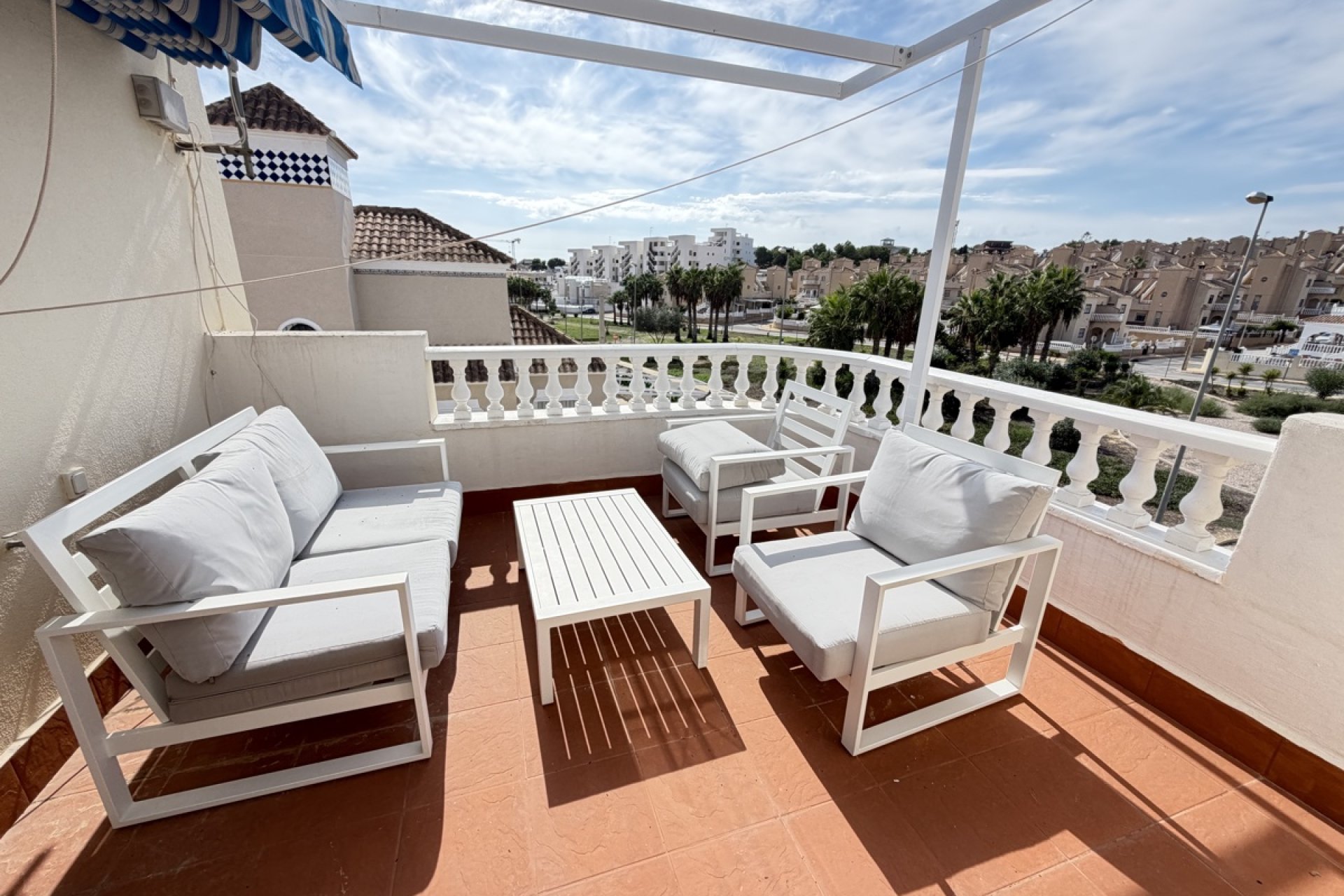 Wiederverkauf - Villa -
Villamartín - Villamartin