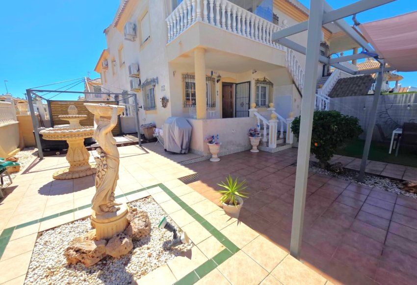 Wiederverkauf - Wohnung -
Orihuela Costa - Villamartín
