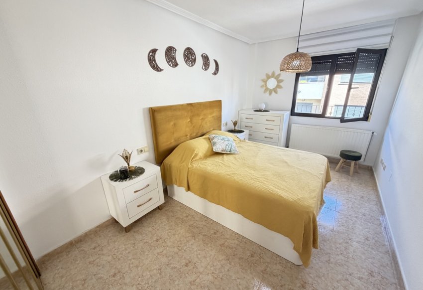 Wiederverkauf - Wohnung -
San Miguel de Salinas
