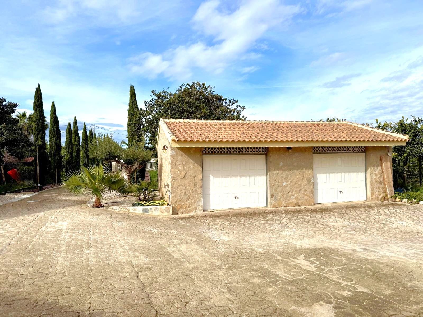 Villa in San Miguel de Salinas - Image 4