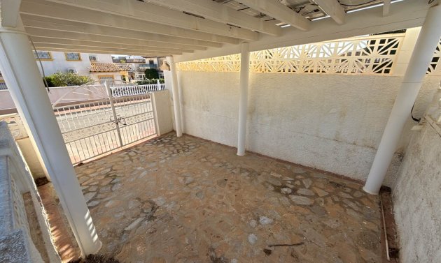 Resale - Villa -
Villamartín - Villamartin