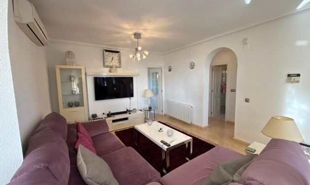 Resale - Villa -
Villamartín - Villamartin