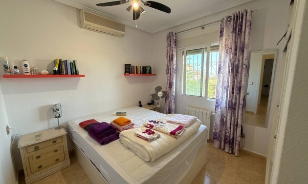 Resale - Villa -
Villamartín - Villamartin