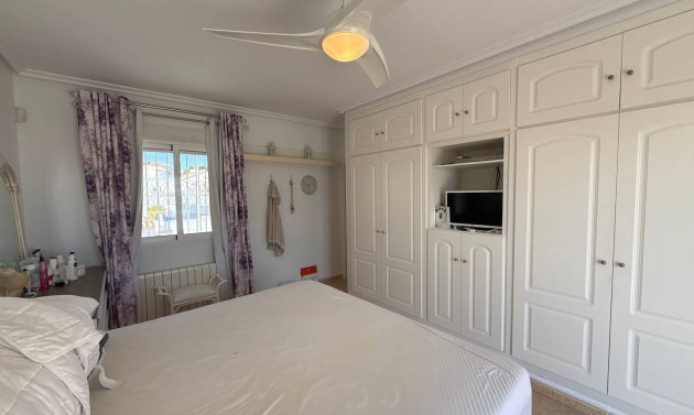 Resale - Villa -
Villamartín - Villamartin