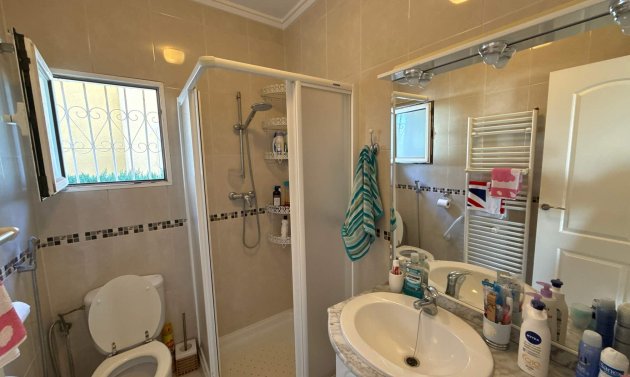 Resale - Villa -
Villamartín - Villamartin