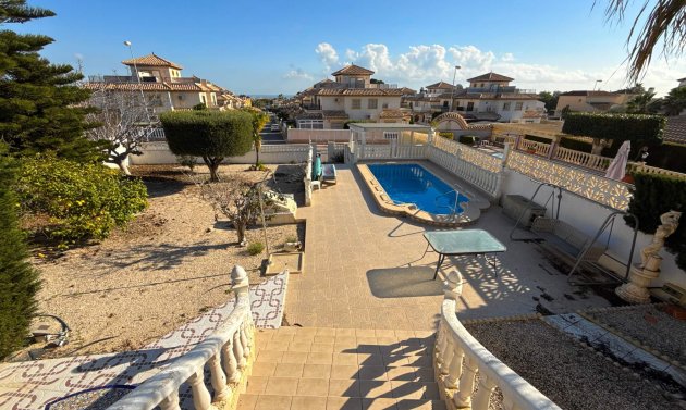 Resale - Villa -
Villamartín - Villamartin