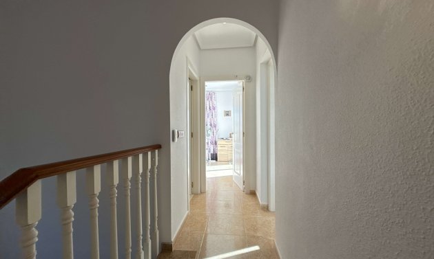 Resale - Villa -
Villamartín - Villamartin