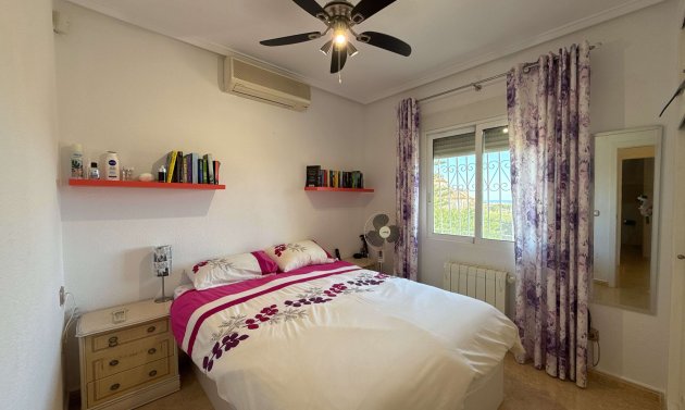Resale - Villa -
Villamartín - Villamartin