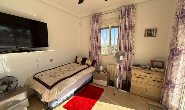 Resale - Villa -
Villamartín - Villamartin