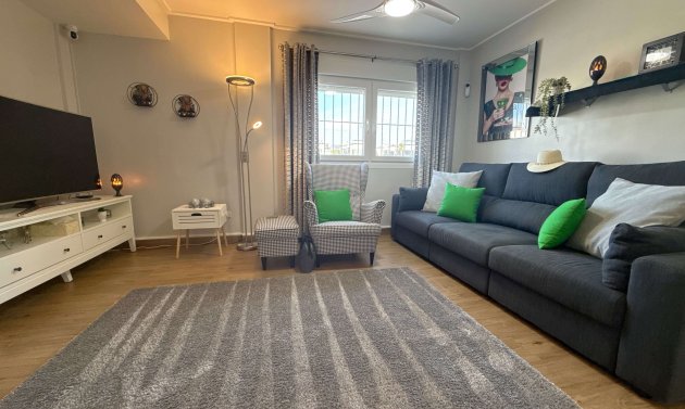 Resale - Villa -
Lomas de Cabo Roig