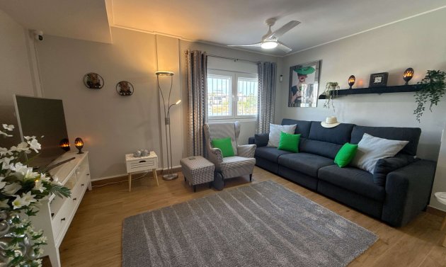 Resale - Villa -
Lomas de Cabo Roig
