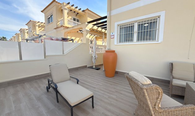 Resale - Villa -
Lomas de Cabo Roig