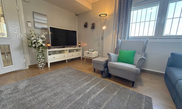 Resale - Villa -
Lomas de Cabo Roig