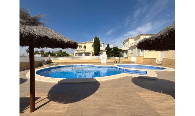 Resale - Villa -
Lomas de Cabo Roig