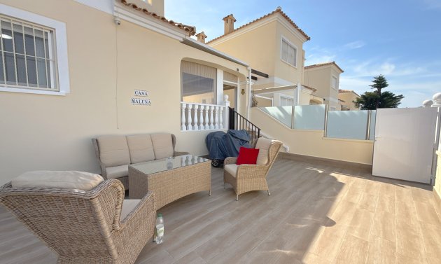 Resale - Villa -
Lomas de Cabo Roig