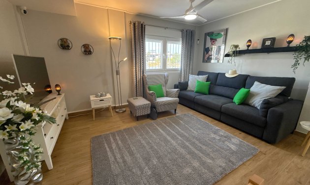 Resale - Villa -
Lomas de Cabo Roig