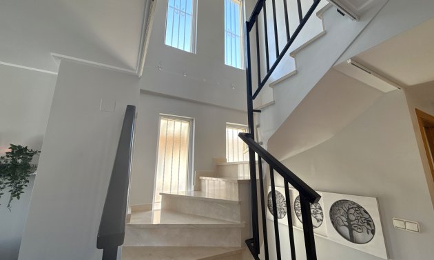 Resale - Villa -
Lomas de Cabo Roig