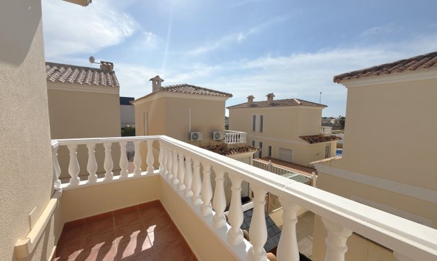Resale - Villa -
Lomas de Cabo Roig