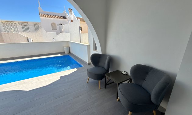 Resale - Townhouse -
Villamartín - Blue Lagoon