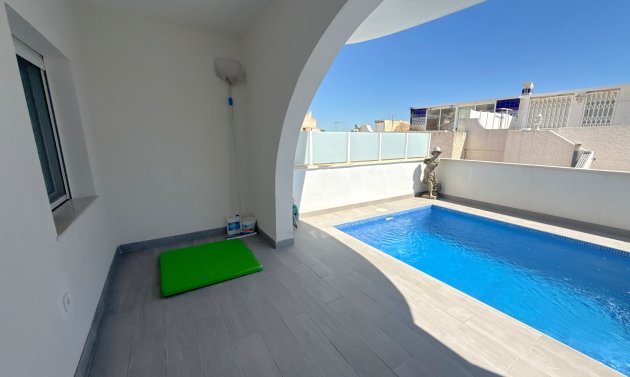 Resale - Townhouse -
Villamartín - Blue Lagoon