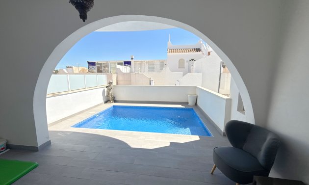 Resale - Townhouse -
Villamartín - Blue Lagoon