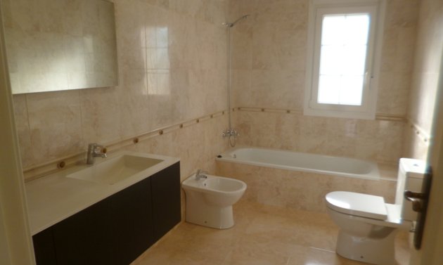 Reventa - Villa -
Cabo Roig