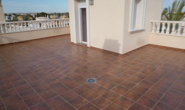 Reventa - Villa -
Cabo Roig