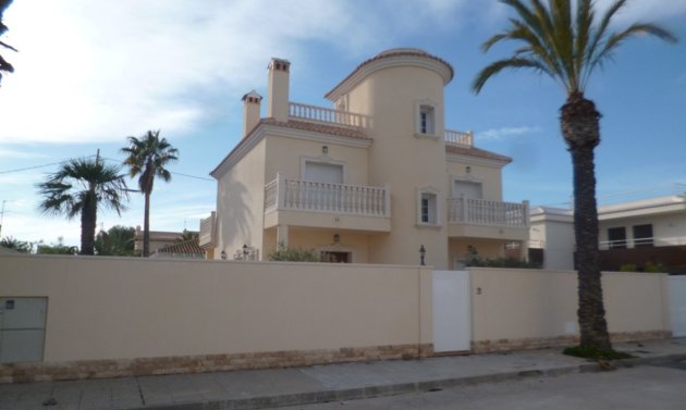 Reventa - Villa -
Cabo Roig