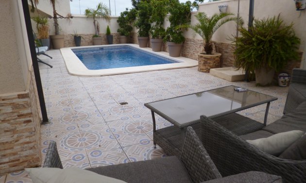 Resale - Villa -
Playa Flamenca - Play Flamenca