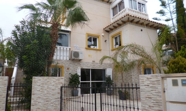 Resale - Villa -
Playa Flamenca - Play Flamenca