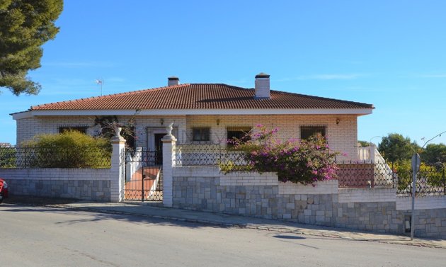 Reventa - Villa -
Campoamor