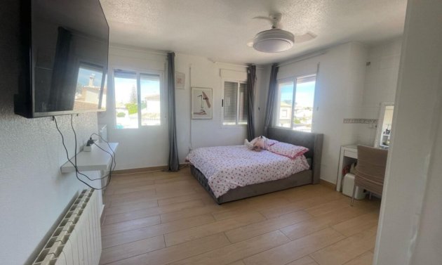 Resale - Villa -
Playa Flamenca - Play Flamenca