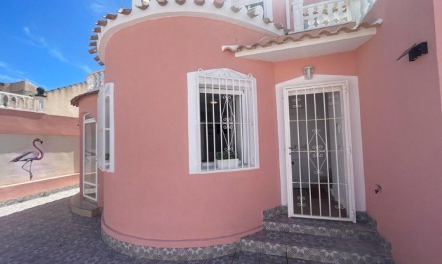 Resale - Villa -
Playa Flamenca - Play Flamenca