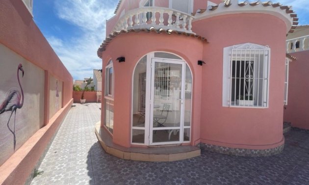 Resale - Villa -
Playa Flamenca - Play Flamenca