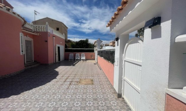 Resale - Villa -
Playa Flamenca - Play Flamenca