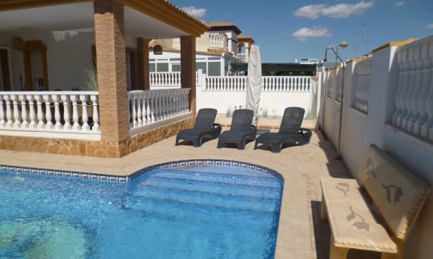 Reventa - Villa -
Pilar de la Horadada