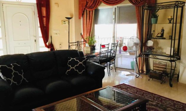 Wiederverkauf - Villa -
La Murada