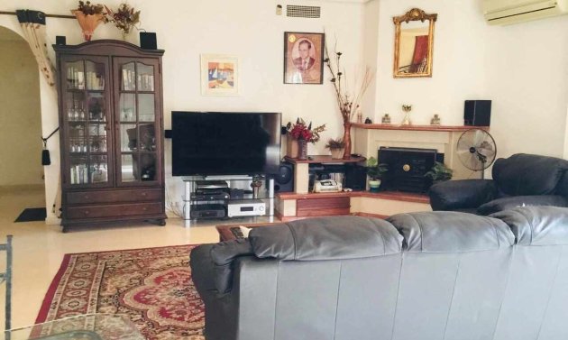 Wiederverkauf - Villa -
La Murada