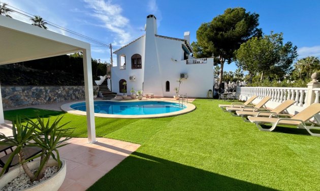Reventa - Villa -
Villamartín - Villamartin