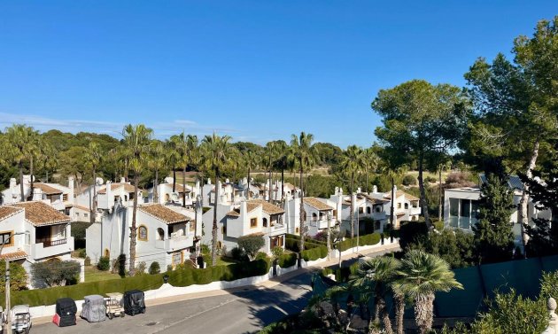 Reventa - Villa -
Villamartín - Villamartin