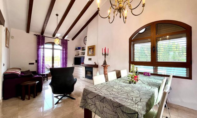 Reventa - Villa -
Villamartín - Villamartin