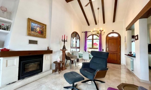 Reventa - Villa -
Villamartín - Villamartin