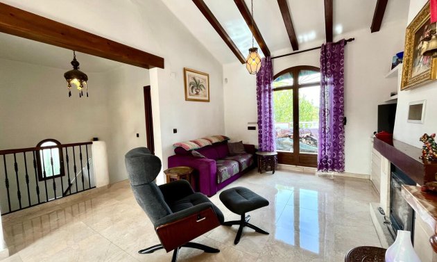 Reventa - Villa -
Villamartín - Villamartin