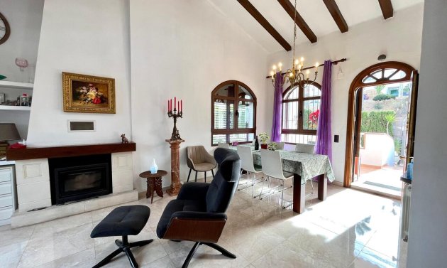 Reventa - Villa -
Villamartín - Villamartin