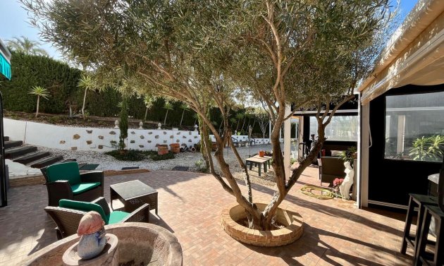 Reventa - Villa -
Villamartín - Villamartin