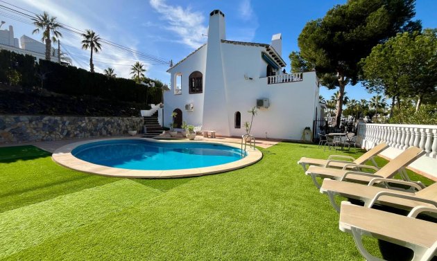 Reventa - Villa -
Villamartín - Villamartin