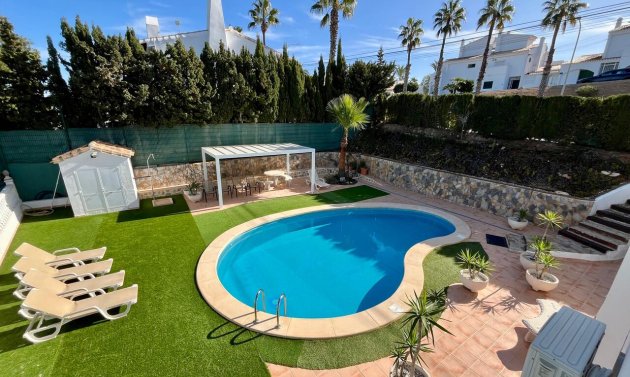 Reventa - Villa -
Villamartín - Villamartin