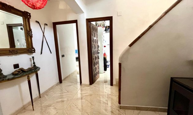 Reventa - Villa -
Villamartín - Villamartin